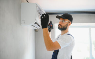 Imagem em Destaque - Instalação de ar condicionado residencial na Mooca: saiba como contratar uma empresa especializada para instalar o seu equipamento com segurança